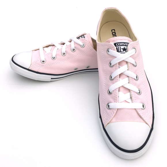 converse dainty pink